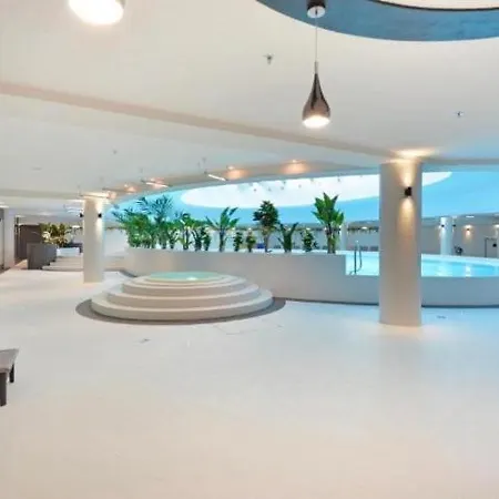 Hanza Tower Gold - 26 With Bathtub High Floor & Jacusi & Pool & Sauna Lägenhet *